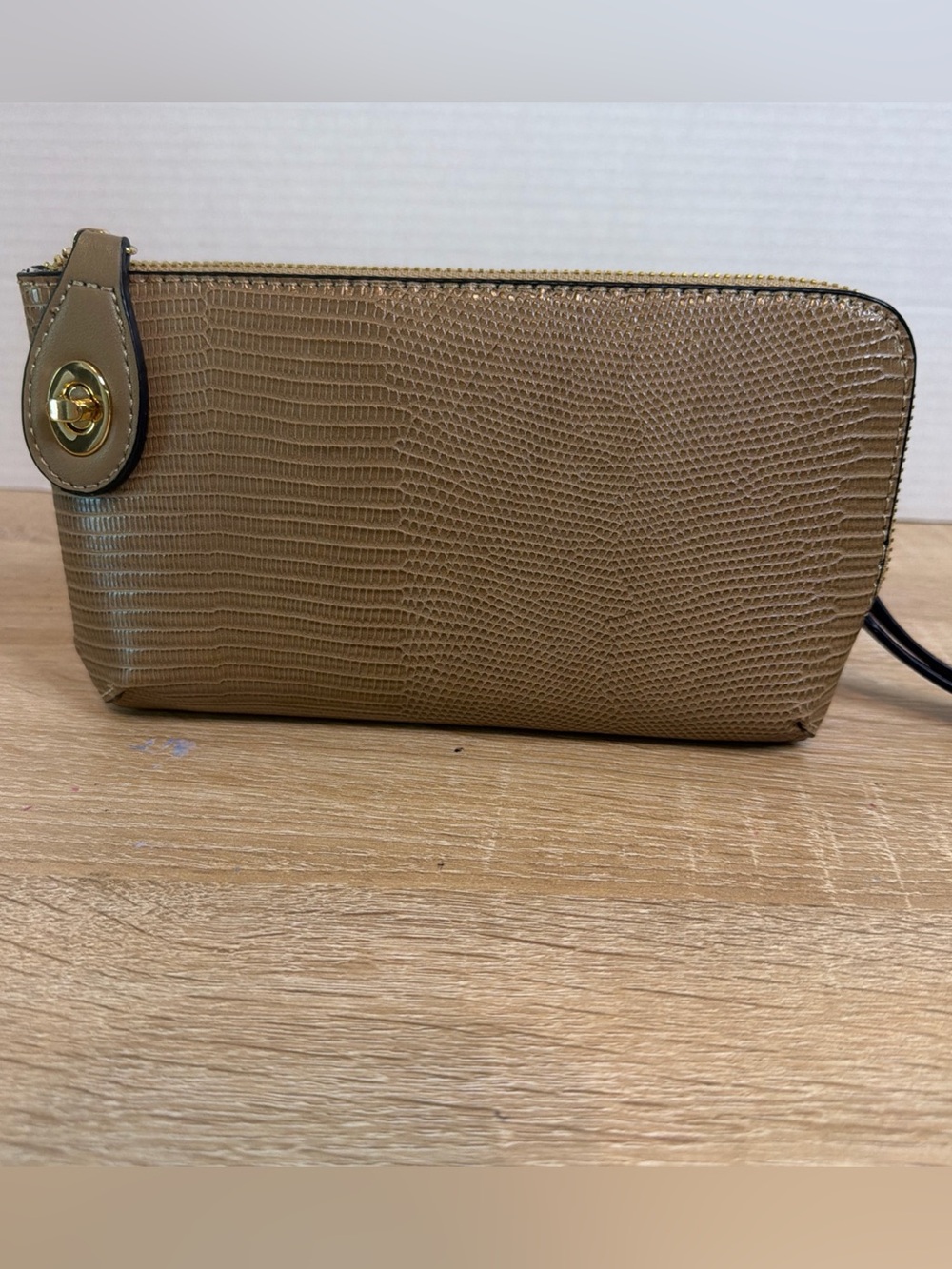 Jen & Co Kendall Crossbody Wristlet Twist Lock Convertible Clutch Purse